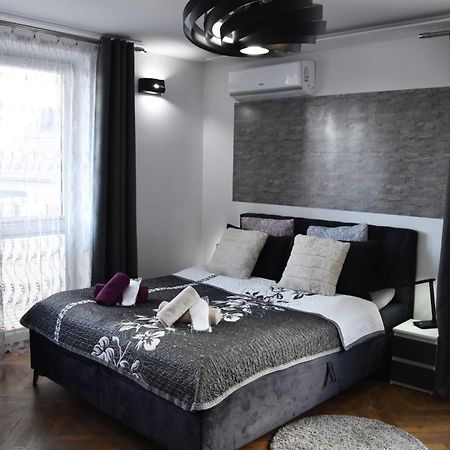 Apartament Night Premium 克拉科夫 外观 照片